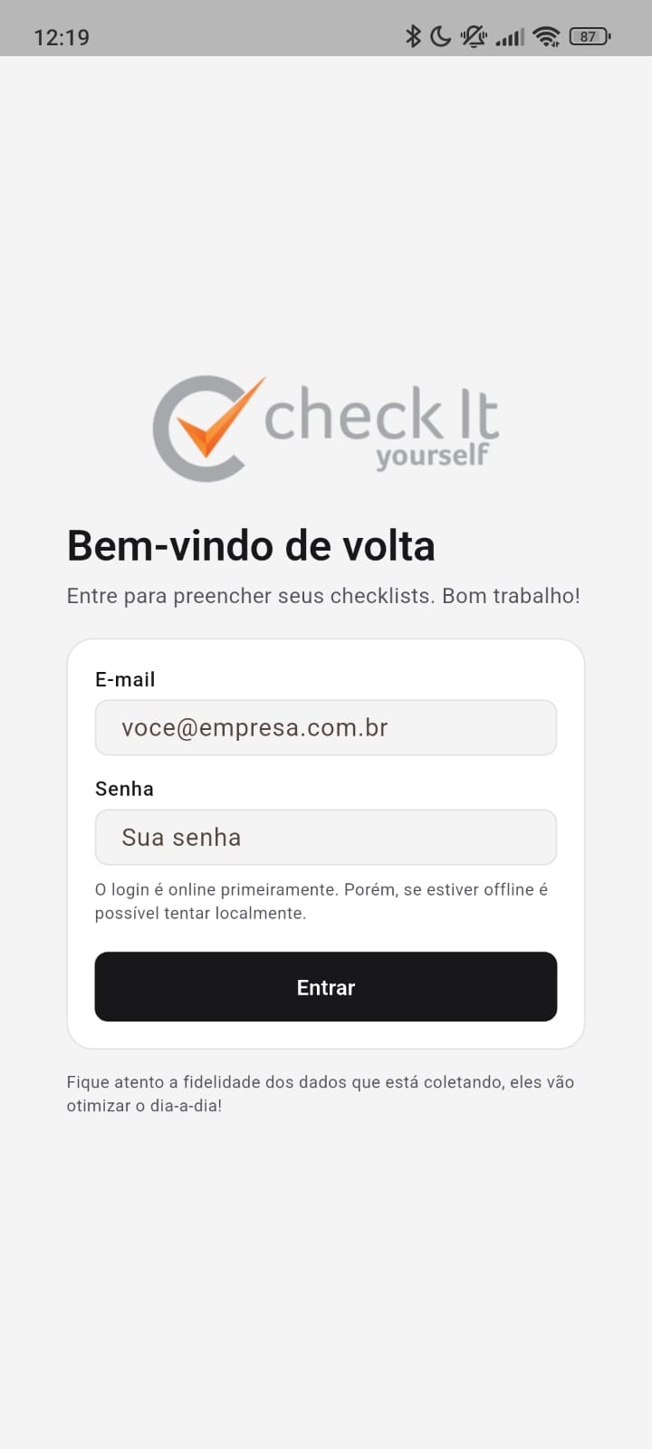 Tela de login do app CYS no celular